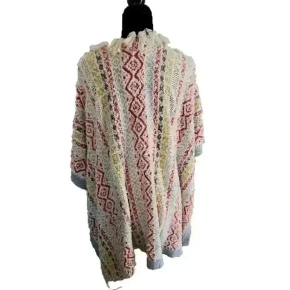 Cabi Womens Siesta Boho Multicolor Stripe Textured Fringe Poncho M/L - Picture 5 of 14